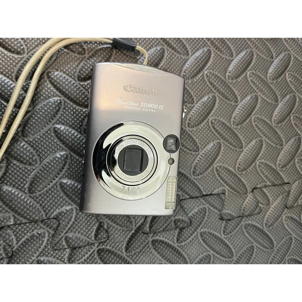 Canon PowerShot SD800 IS Digital ELPH Camera Silver 7.1MP Digicam Y2K